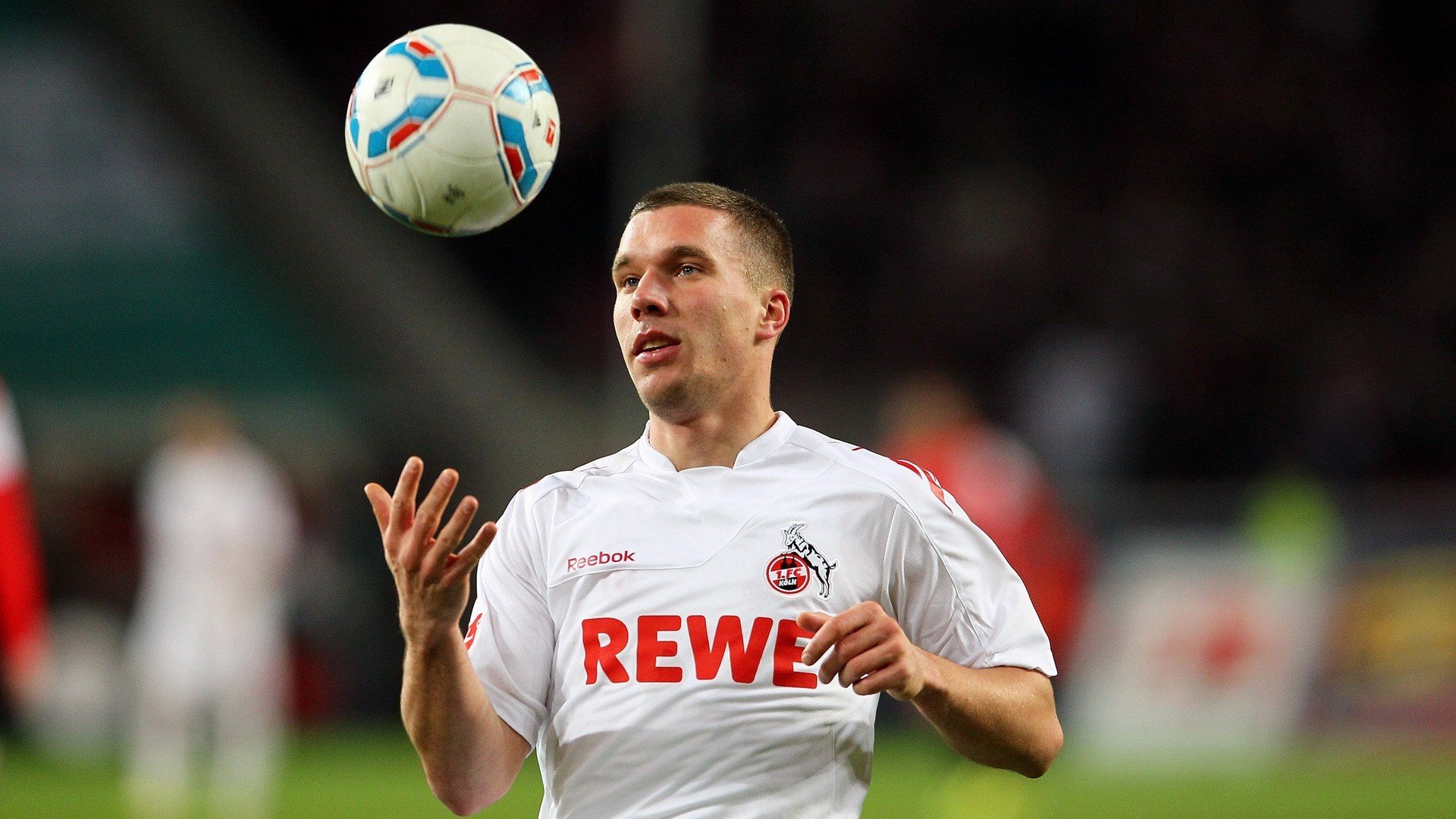 米兰体育官网入口-哈兰德与福登带领曼城4-1击败多特蒙德，三连胜领跑小组，哈兰德 曼城球迷群